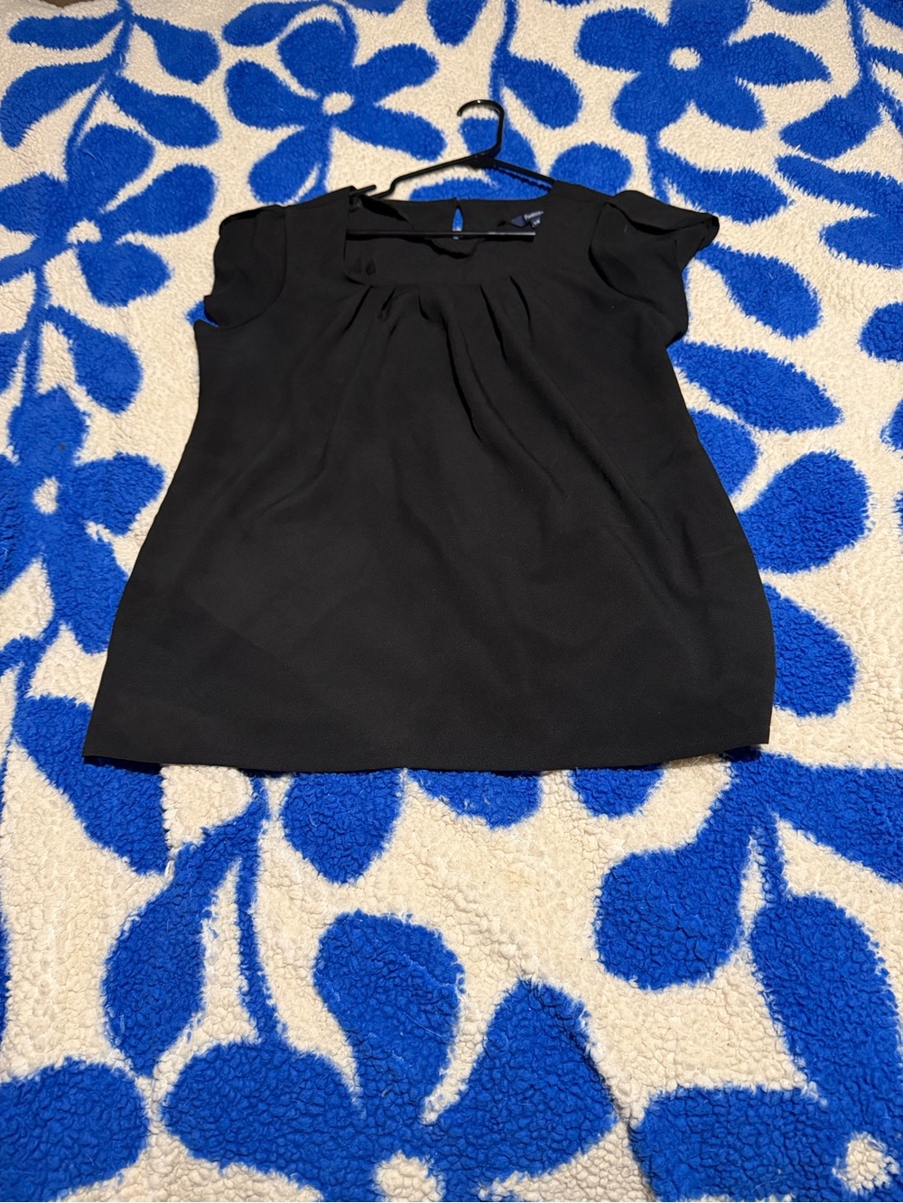 Reitmans Black Short Sleeve Ruffle Blouse